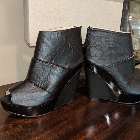 Yoki Shoes - SUPER SEXY, SUPER HIGH BLACK WEDGE PEEP TOE SANDAL